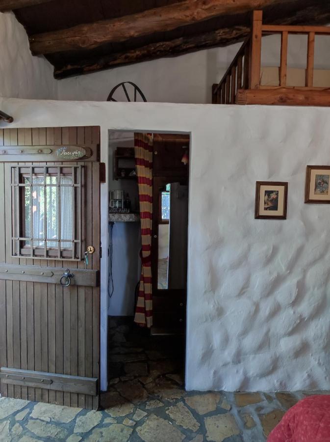 Appartamento Viglatoras Sárkhos Esterno foto