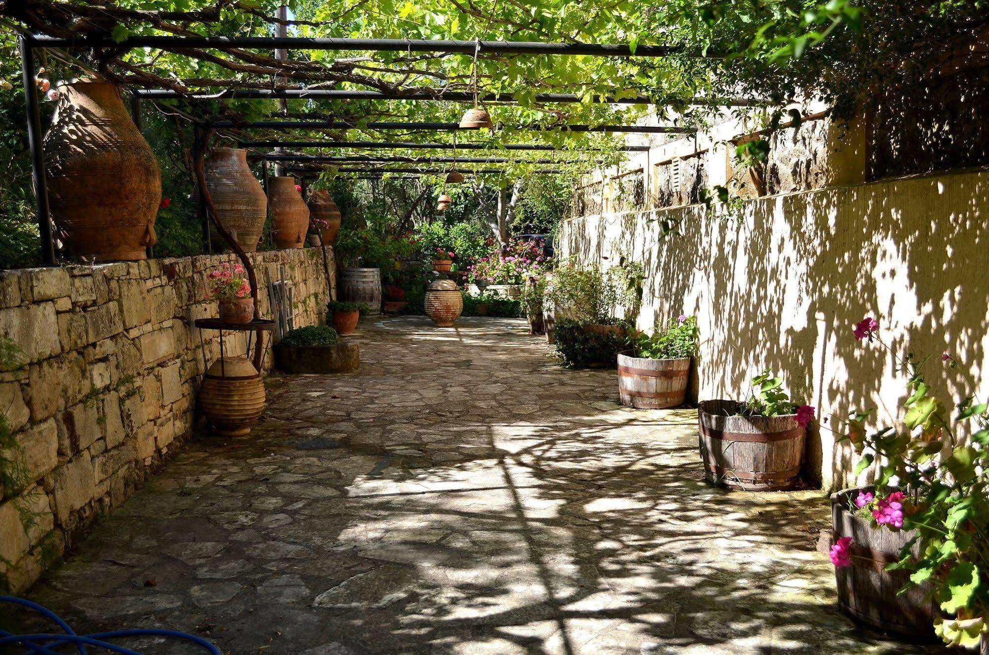 Appartamento Viglatoras Sárkhos Esterno foto